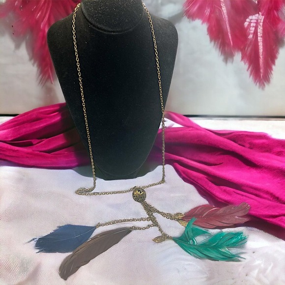4 Colored Feathers with Metal Ball & Leaves Chain 34" Necklace! - Picture 1 of 10